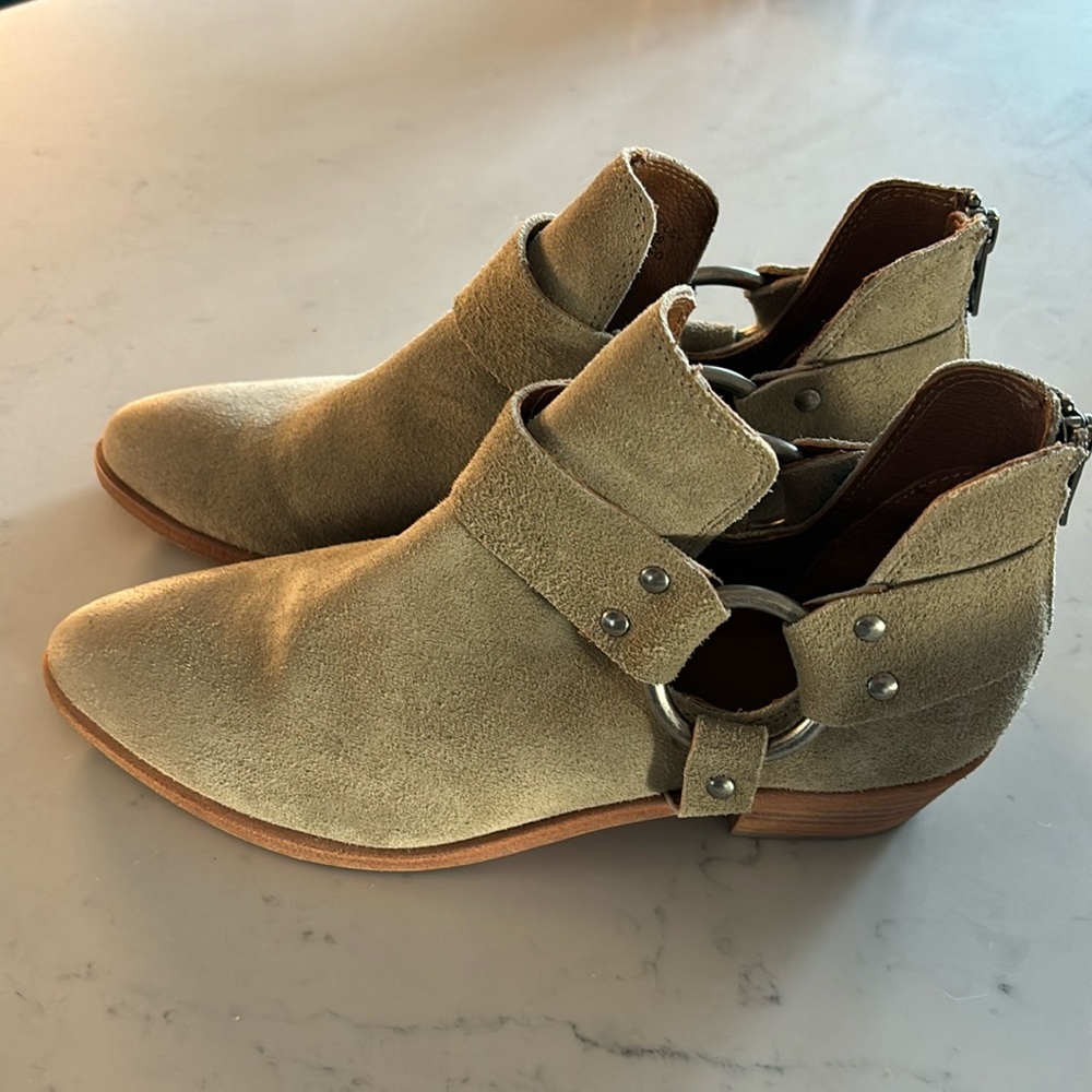 Perfect condition FRYE booties
